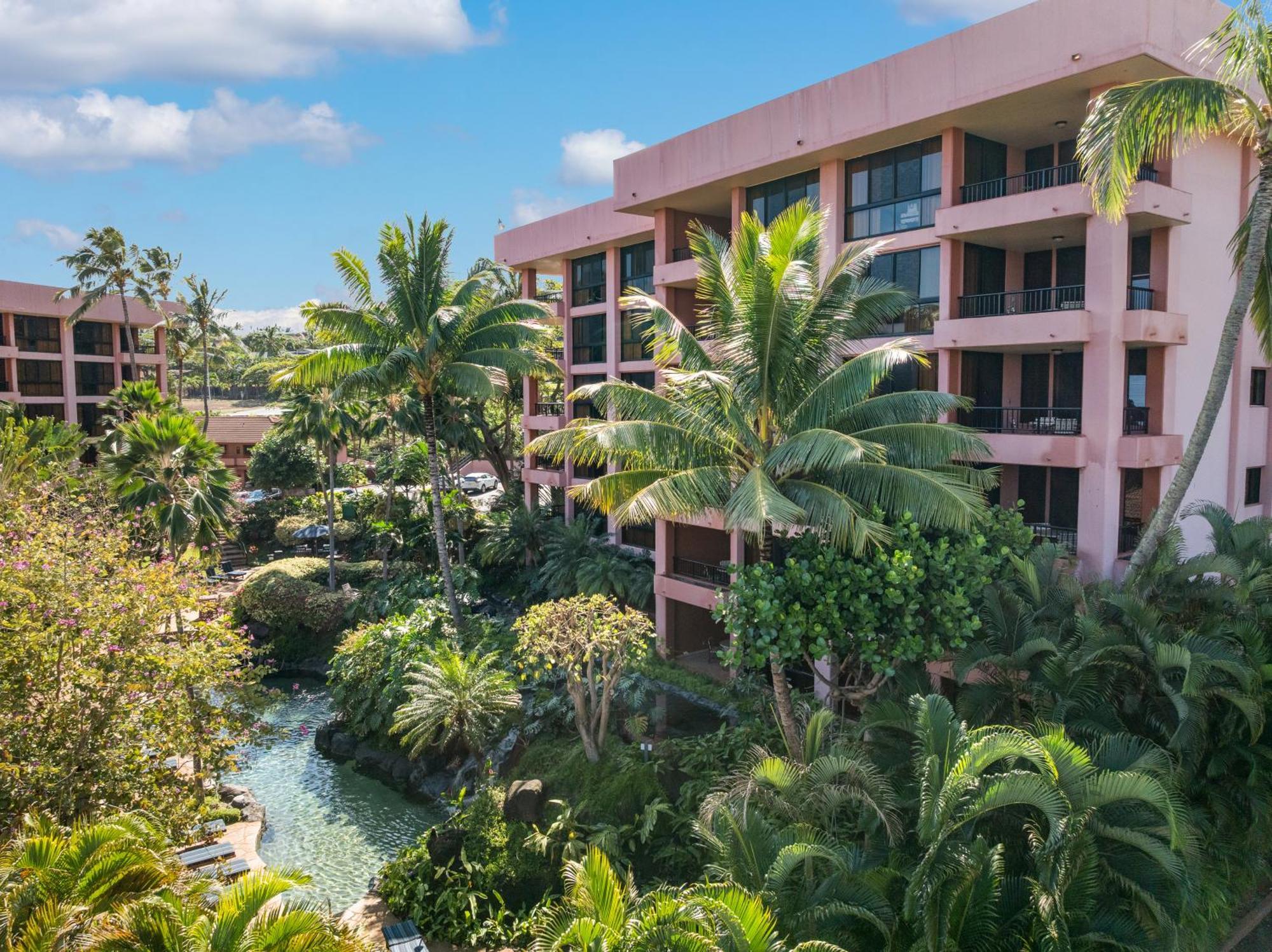 Resort Kahana Falls